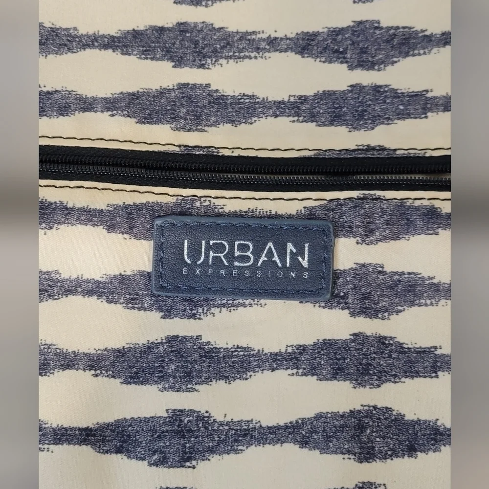 Urban Expressions Crossbody Clutch - Picture 10 of 11